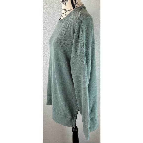 Aerie Long Sleeve Oversized Waffle Knit Sweater, size Medium - Picture 3 of 11